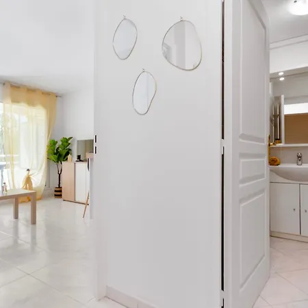 Le Seaside - - Tram - Airport - Ac *