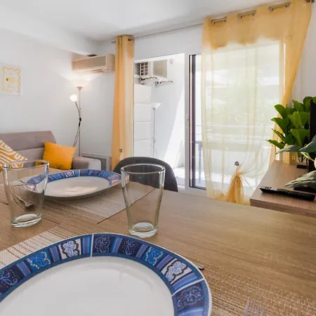 Le Seaside - - Tram - Airport - Ac Apartamento